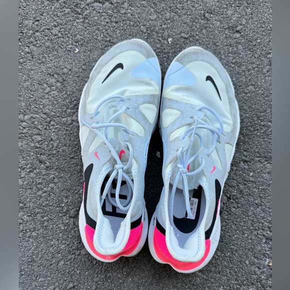 Nike Woman’s Sneakers - Picture 3 of 4